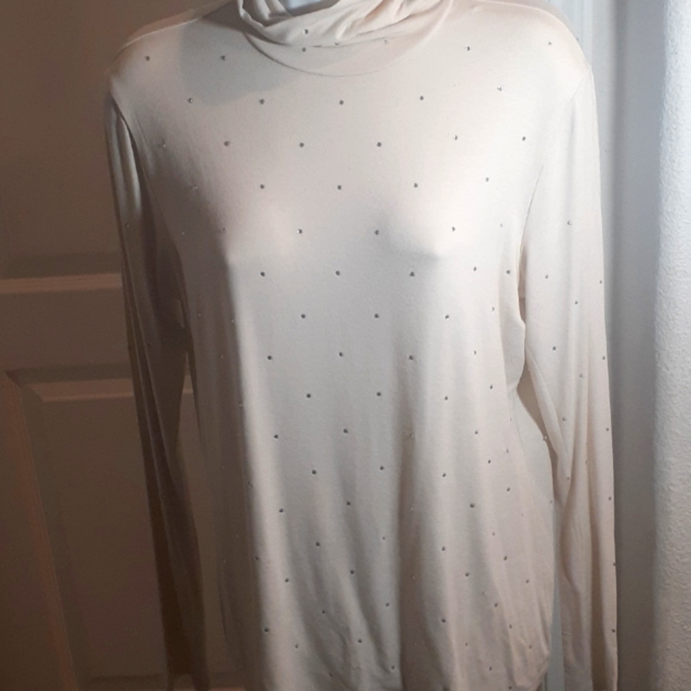 NWT ladies Express Rayon/spandex turtleneck top. LG. Tan/rhinestones. Holiday